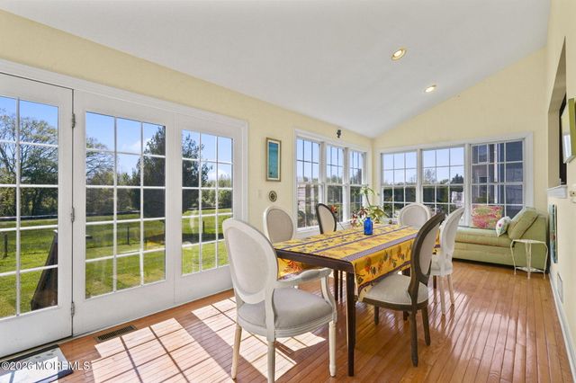 10 Rockingham Court, Manalapan, NJ 07726