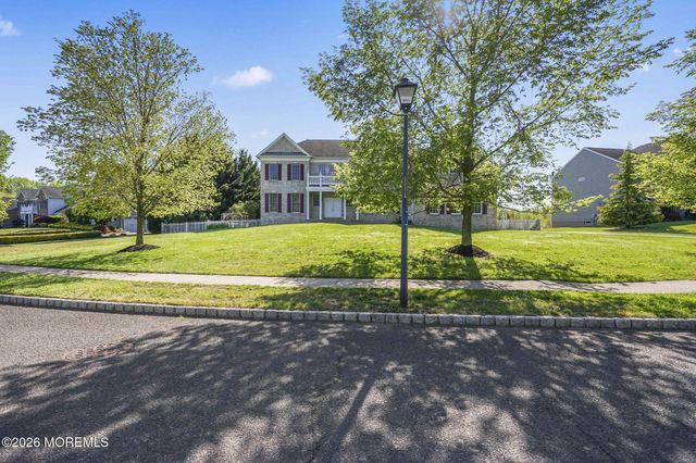 10 Rockingham Court, Manalapan, NJ 07726