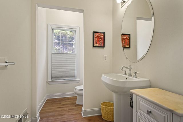 10 Rockingham Court, Manalapan, NJ 07726