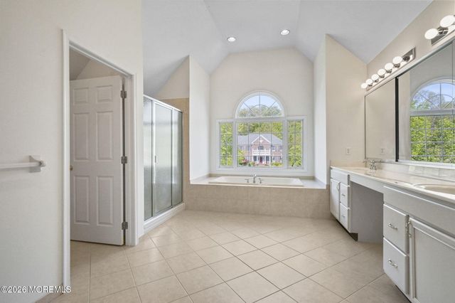 10 Rockingham Court, Manalapan, NJ 07726