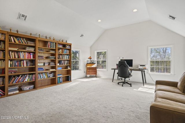 10 Rockingham Court, Manalapan, NJ 07726