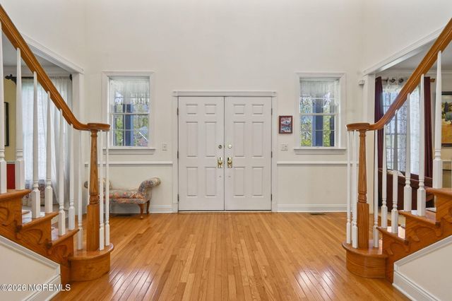 10 Rockingham Court, Manalapan, NJ 07726