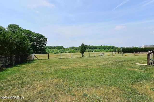 10 Rockingham Court, Manalapan, NJ 07726