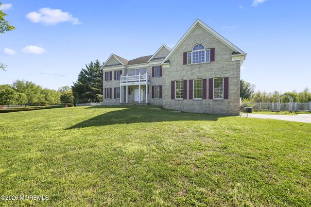 10 Rockingham Court, Manalapan, NJ 07726