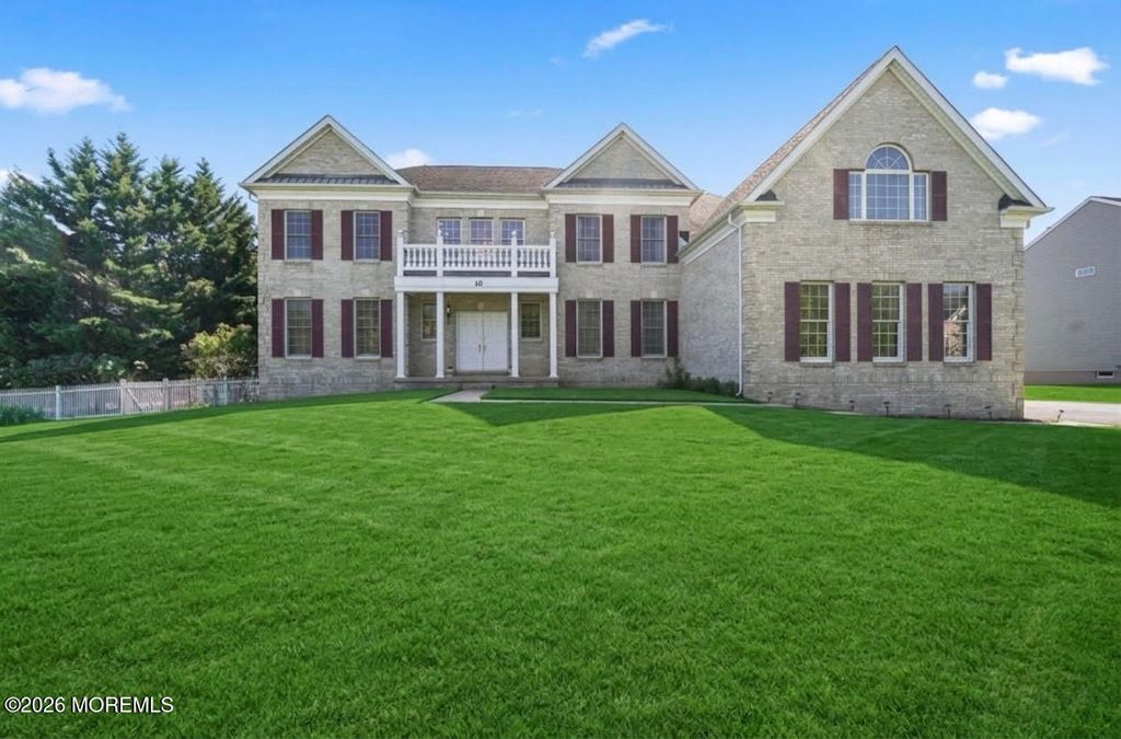 10 Rockingham Court, Manalapan, NJ 07726