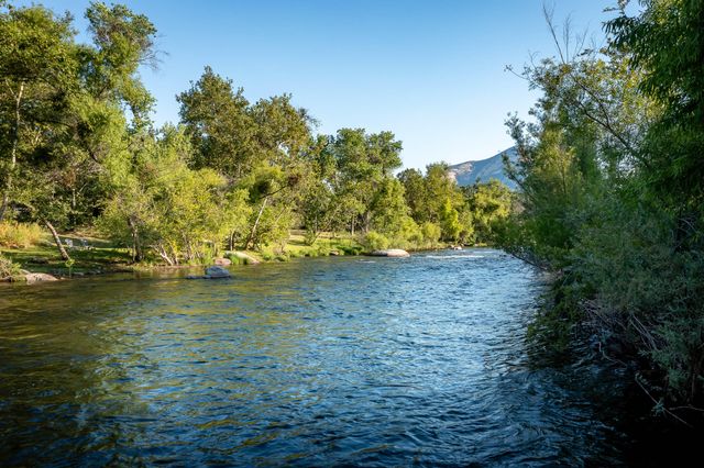 41811 Sierra Drive, Three Rivers, CA 93271