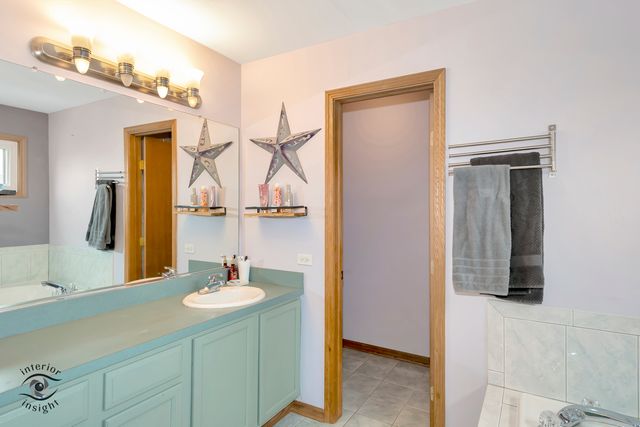 319 Mallards Cove, Beecher, IL 60401