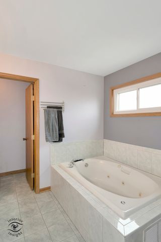 319 Mallards Cove, Beecher, IL 60401