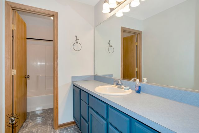 319 Mallards Cove, Beecher, IL 60401
