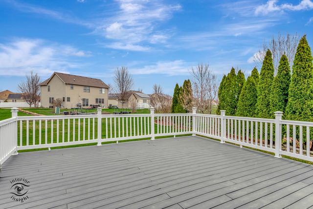 319 Mallards Cove, Beecher, IL 60401