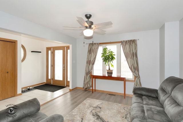 319 Mallards Cove, Beecher, IL 60401