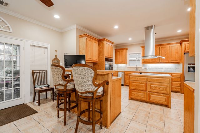 327 Forest Lane, Gun Barrel City, TX 75156