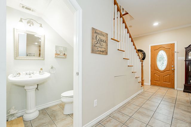 327 Forest Lane, Gun Barrel City, TX 75156