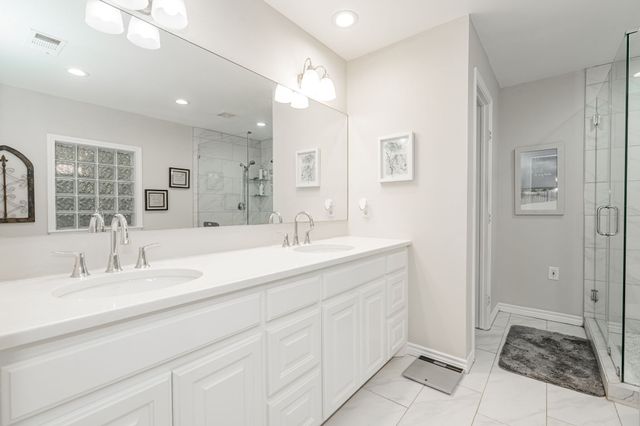 327 Forest Lane, Gun Barrel City, TX 75156