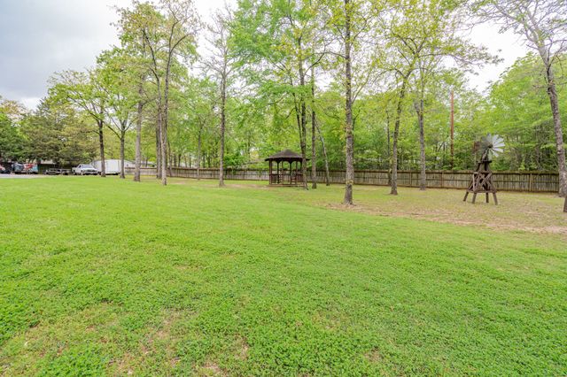 327 Forest Lane, Gun Barrel City, TX 75156