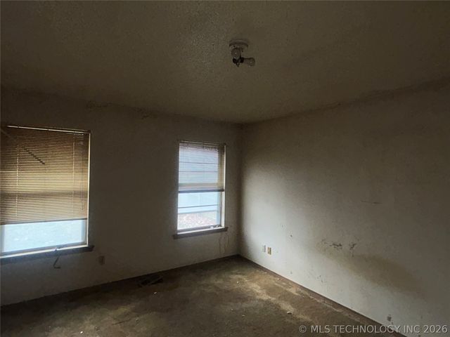 306 E 24th Court, Owasso, OK 74055