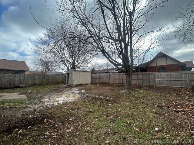 306 E 24th Court, Owasso, OK 74055