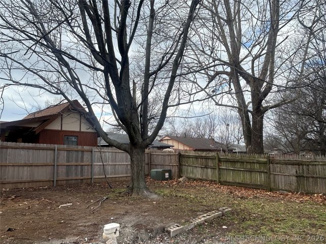 306 E 24th Court, Owasso, OK 74055