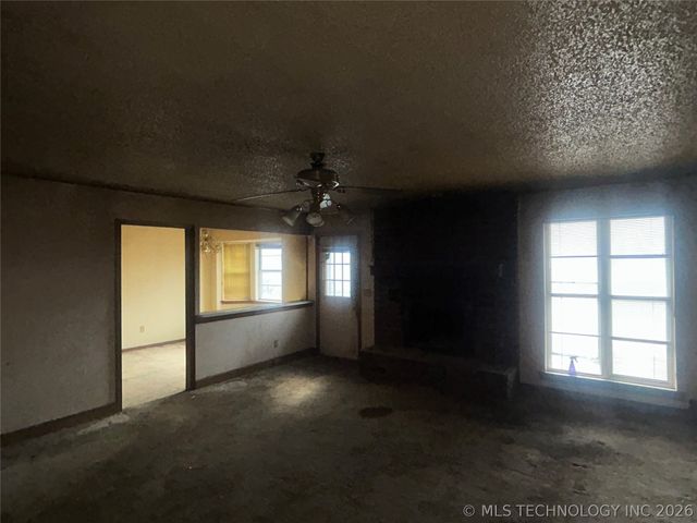 306 E 24th Court, Owasso, OK 74055