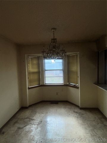 306 E 24th Court, Owasso, OK 74055