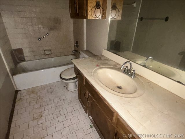 306 E 24th Court, Owasso, OK 74055