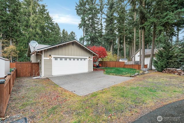 18305 Parkcrest Court SE, Yelm, WA 98597