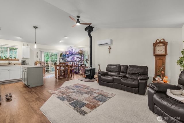 18305 Parkcrest Court SE, Yelm, WA 98597