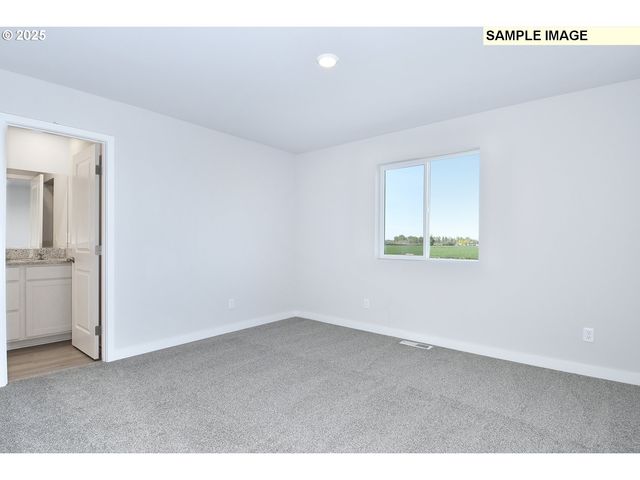 1171 PARKSIDE Ave, Woodburn, OR 97071