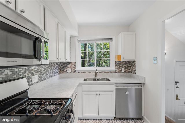 3226 GUNSTON RD, Alexandria, VA 22302