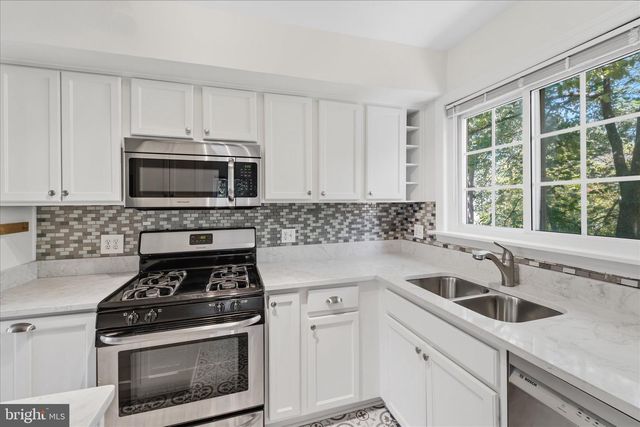 3226 GUNSTON RD, Alexandria, VA 22302