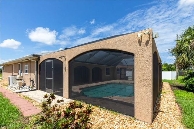 329 NE 9th ST, Cape Coral, FL 33909