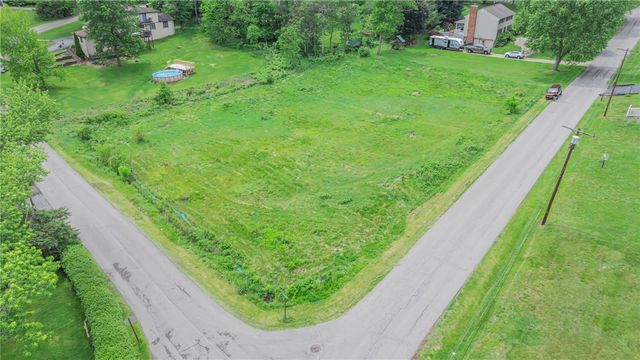 126 Laurel Dr, Brighton Twp, PA 15009