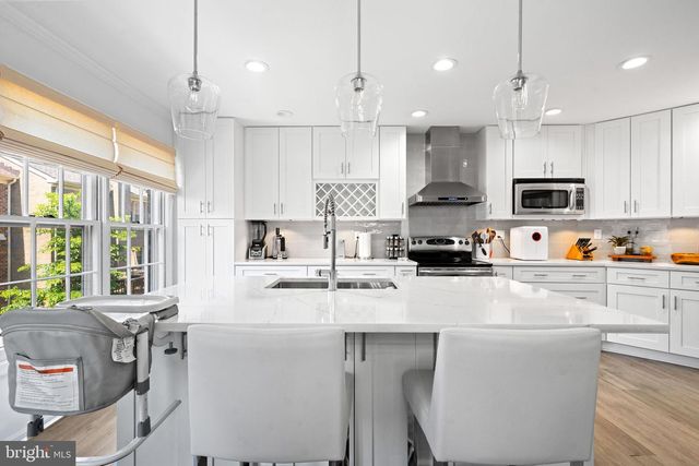 2237 KINGS GARDEN WAY, Falls Church, VA 22043