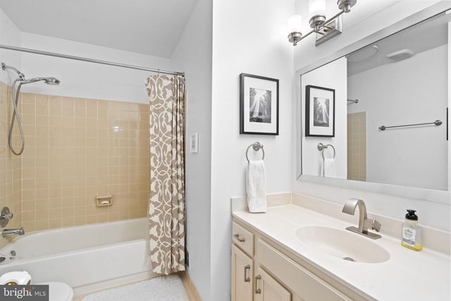 2237 KINGS GARDEN WAY, Falls Church, VA 22043