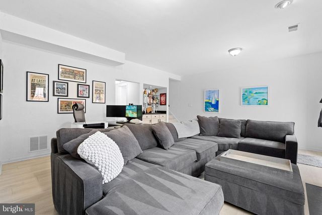 2237 KINGS GARDEN WAY, Falls Church, VA 22043