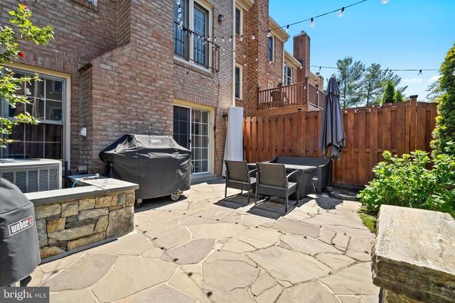 2237 KINGS GARDEN WAY, Falls Church, VA 22043