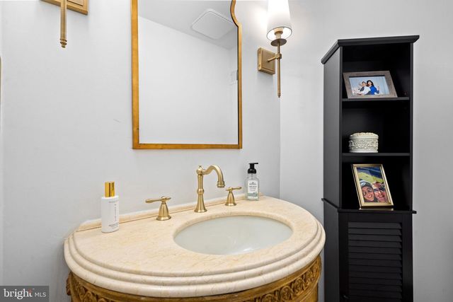 2237 KINGS GARDEN WAY, Falls Church, VA 22043