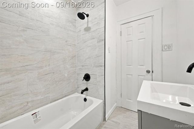 16653 Woodingham Drive, Detroit, MI 48221