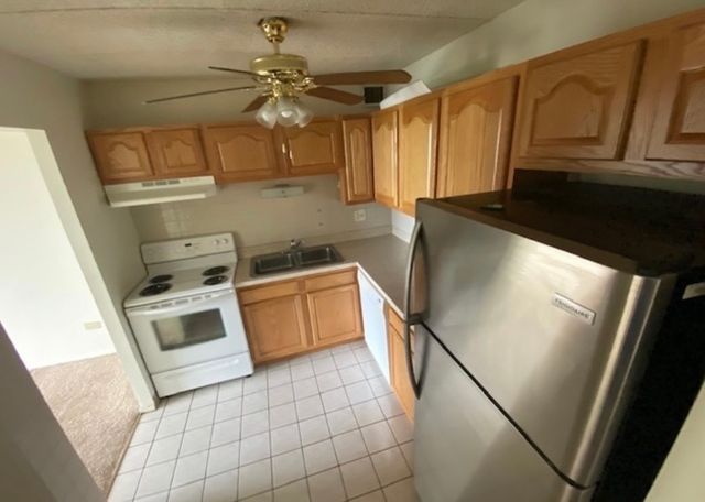9098 W Terrace Drive 4L, Niles, IL 60714