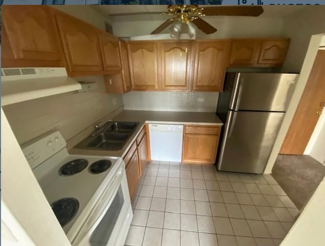 9098 W Terrace Drive 4L, Niles, IL 60714
