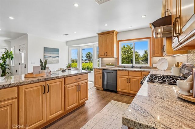 522 S Francisca Avenue, Redondo Beach, CA 90277
