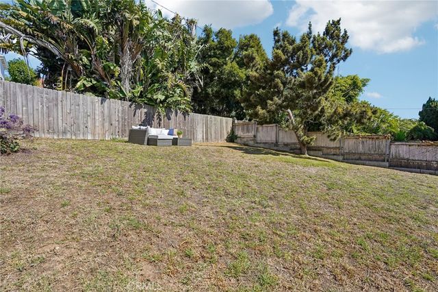 522 S Francisca Avenue, Redondo Beach, CA 90277
