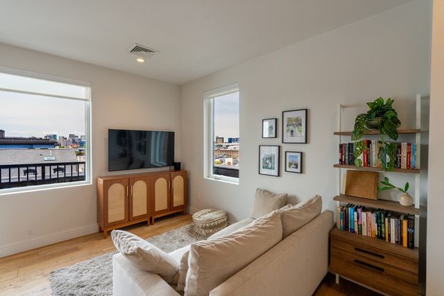 420 W Broadway 501, Boston, MA 02127