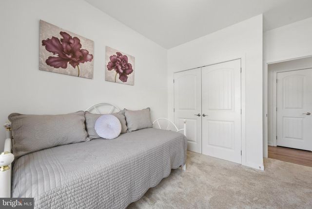 32 CAMDEN CIR, La Plata, MD 20646