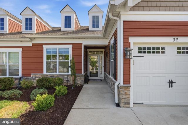 32 CAMDEN CIR, La Plata, MD 20646