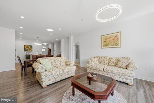 32 CAMDEN CIR, La Plata, MD 20646