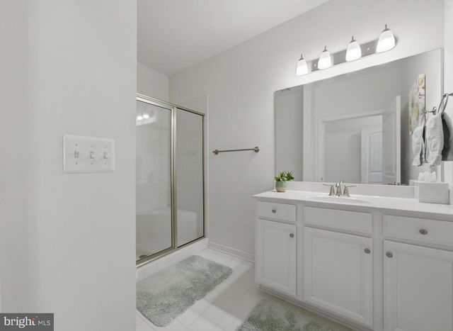 32 CAMDEN CIR, La Plata, MD 20646