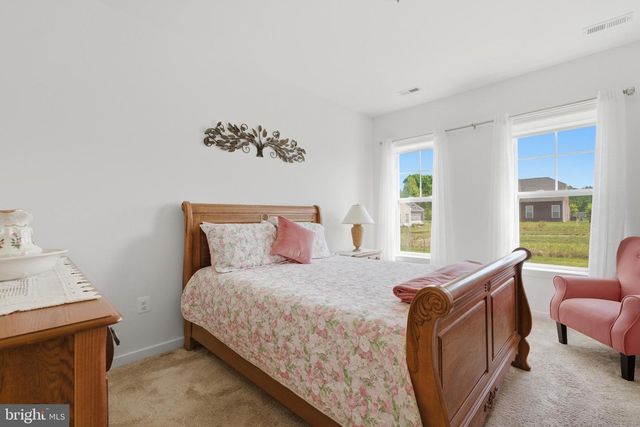 32 CAMDEN CIR, La Plata, MD 20646
