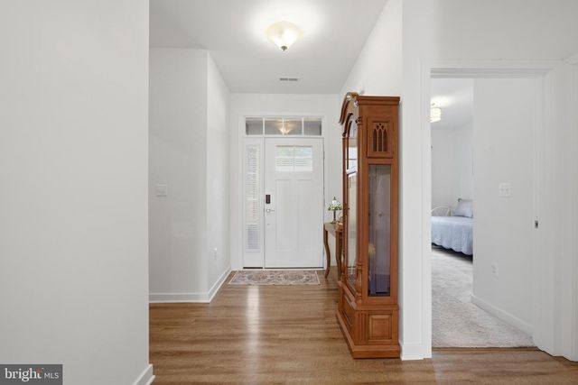 32 CAMDEN CIR, La Plata, MD 20646