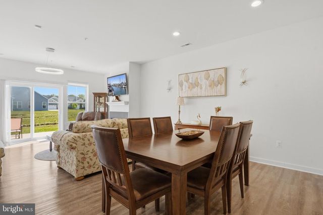 32 CAMDEN CIR, La Plata, MD 20646